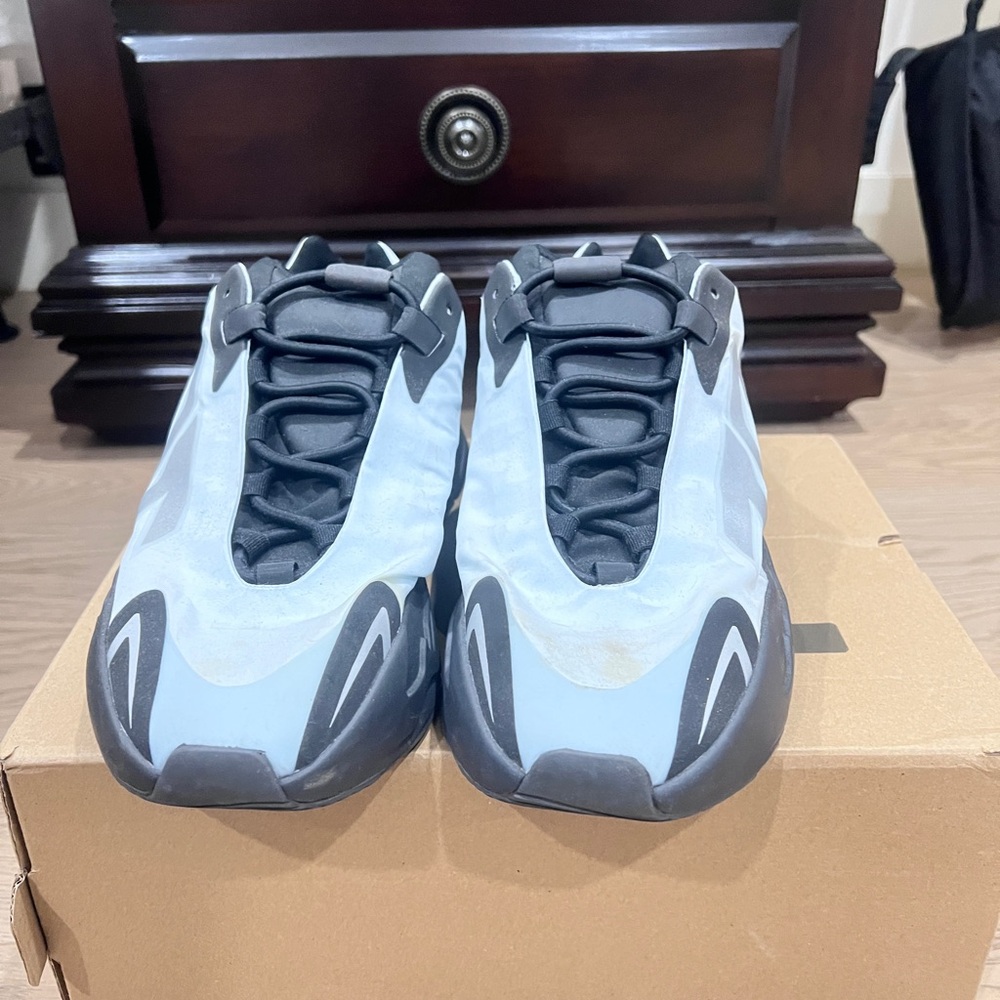 adidas Yeezy Boost 700 MNVN Blue Tint Sz 10.5
